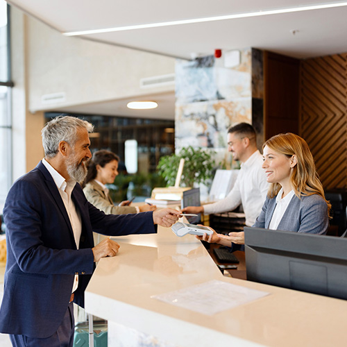 Cursos elegíveis para a ocupação Recepção de Hotel